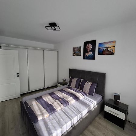Апартаменты Silvia Resident Орадя Экстерьер фото